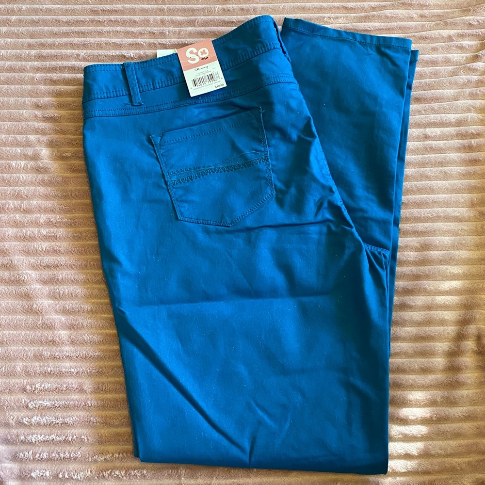 Khols SO Juniors Jeans Size: 20 🦋💚💙